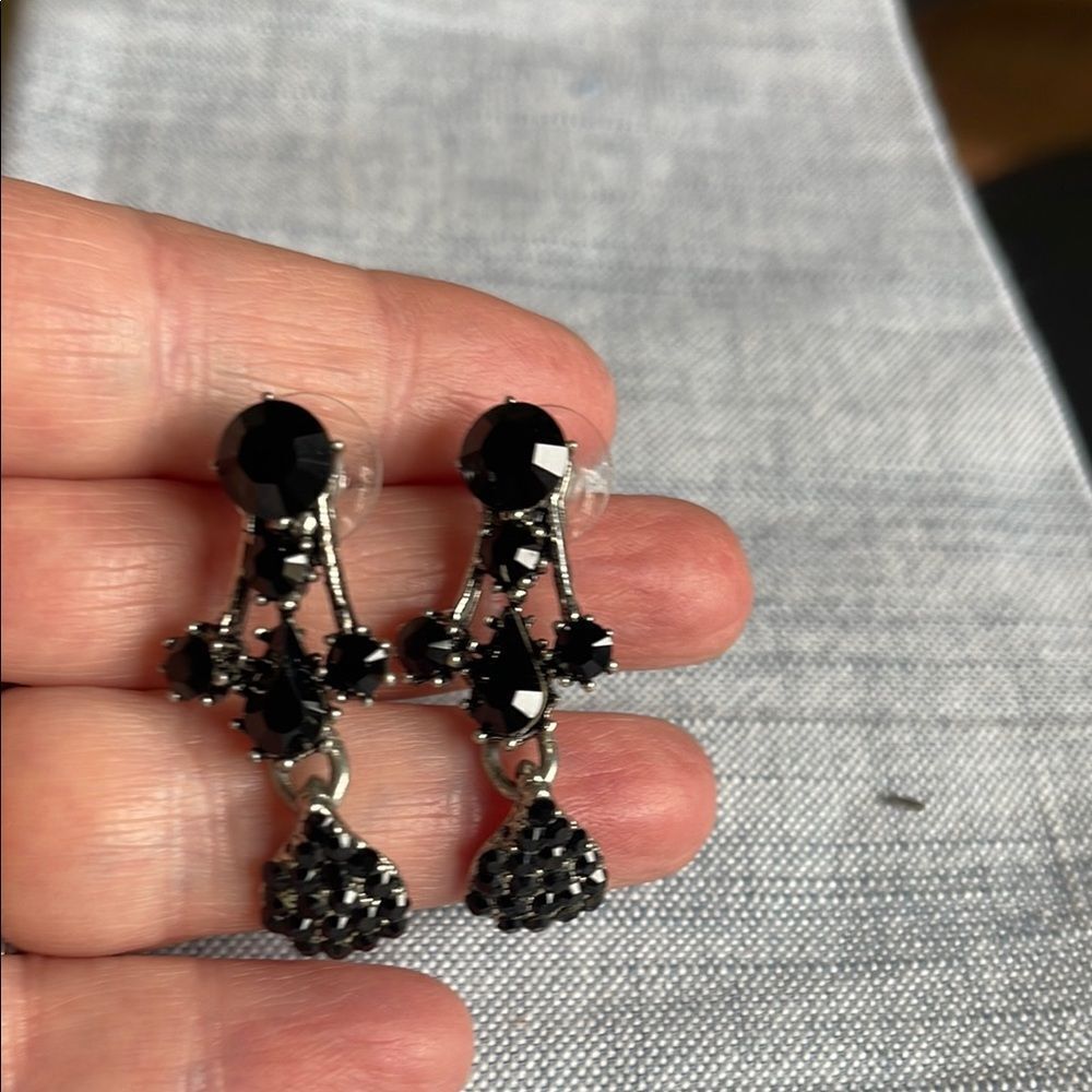 Elegant Black Crystal Drop Earrings